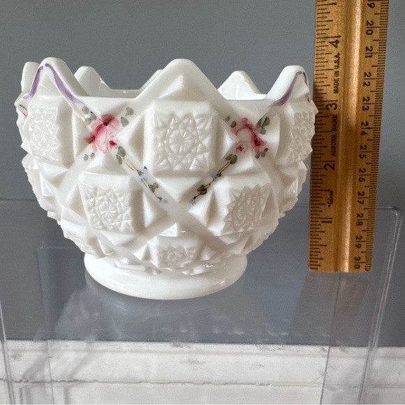 Milk Glass Floral Patterned Base - Picture 6 of 7